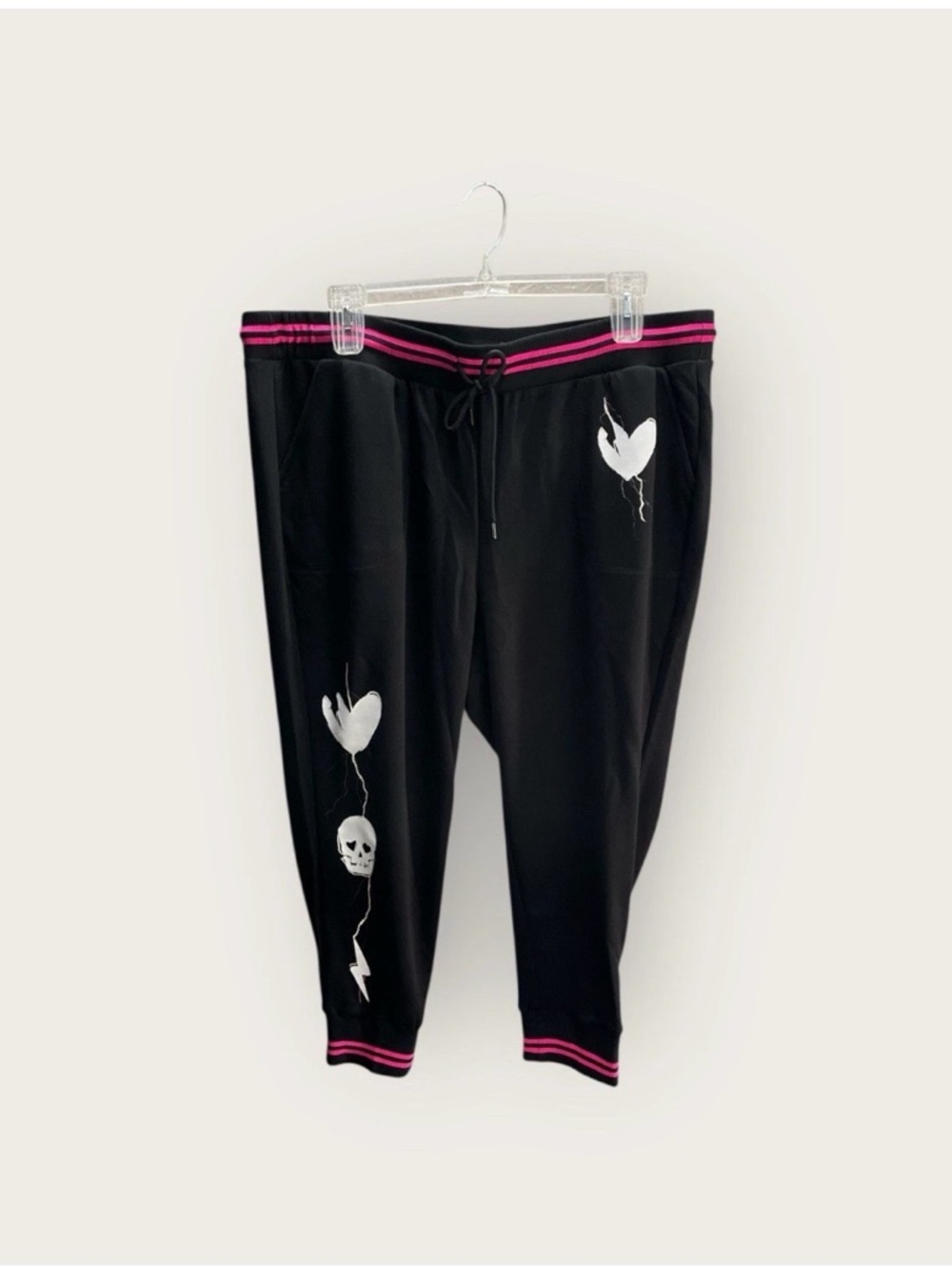 Torrid Lovesick Jogger Pants Skull Hearts 1 1X 14-16 Cropped Ankle New